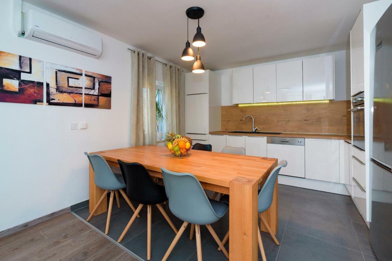 Apartments Magli คาชเตลา ภายนอก รูปภาพ
